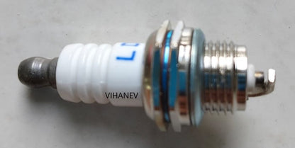 49cc Petrol Dirt/Pocket Bike Spark Plug  Compatible to L7TM / L7T / BM6A / M7 / CJ8  Suitable for Trimmer, Blower, Chainsaw, Brushcutter, Gas Scooters, Pocket Bikes, ATV etc - LWH 1.9*1.9*4.9 Cms
